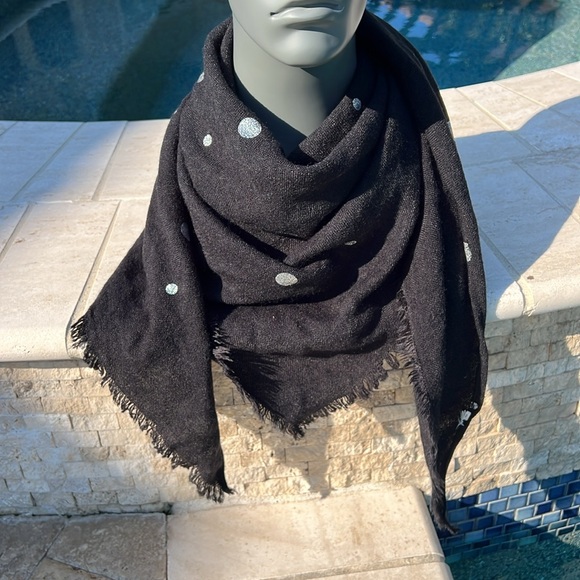 Triangular shaped black scarf with silver polka dots printed fringes - Picture 9 of 12